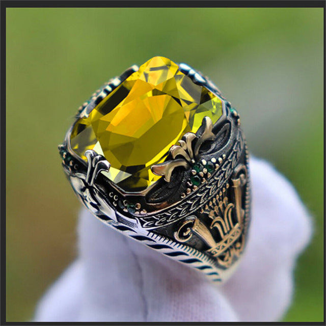 Retro Inlaid Emerald Luxury Men's Ring