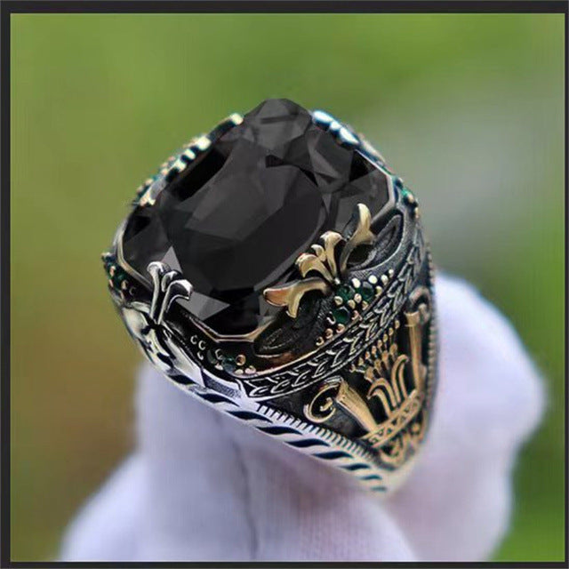 Retro Inlaid Emerald Luxury Men's Ring